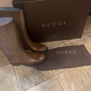 Gucci rain boots